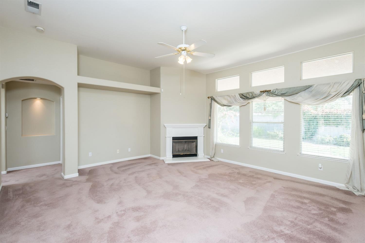 5054 West Decatur Avenue Fresno, CA 93722 - Photo 9 of 37 Gallery Image 9