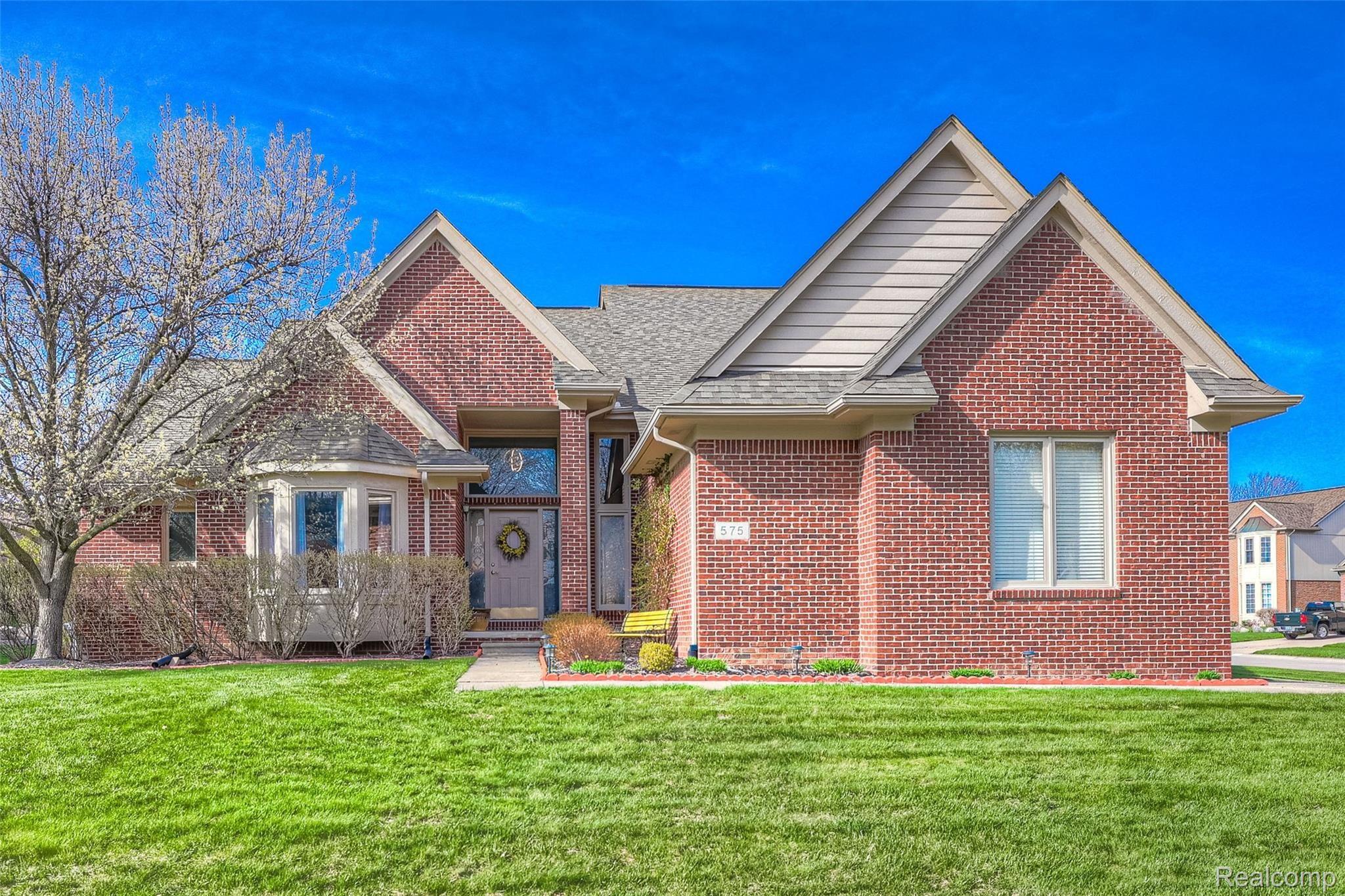 575 Gallaland Avenue Rochester, MI 48307 - Photo 1 of 18 -2.jpg