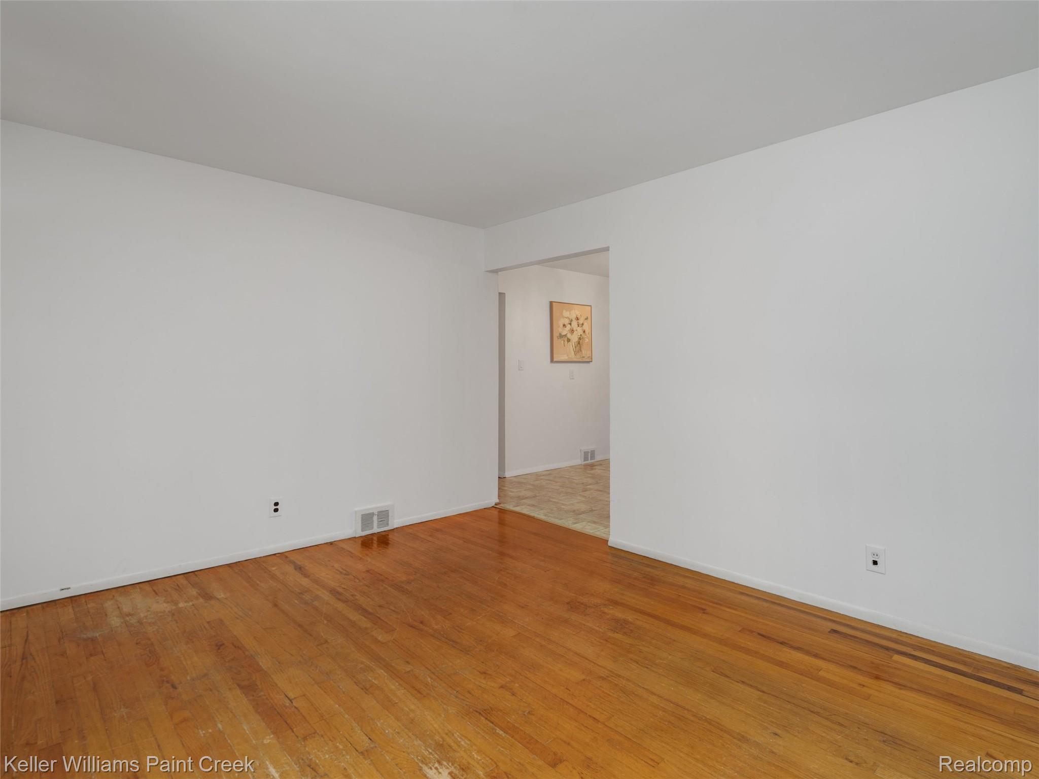 29720 Merrick Warren, MI 48092 - Photo 14 of 50 13-29720 Merrick, Warren 0012.jpg