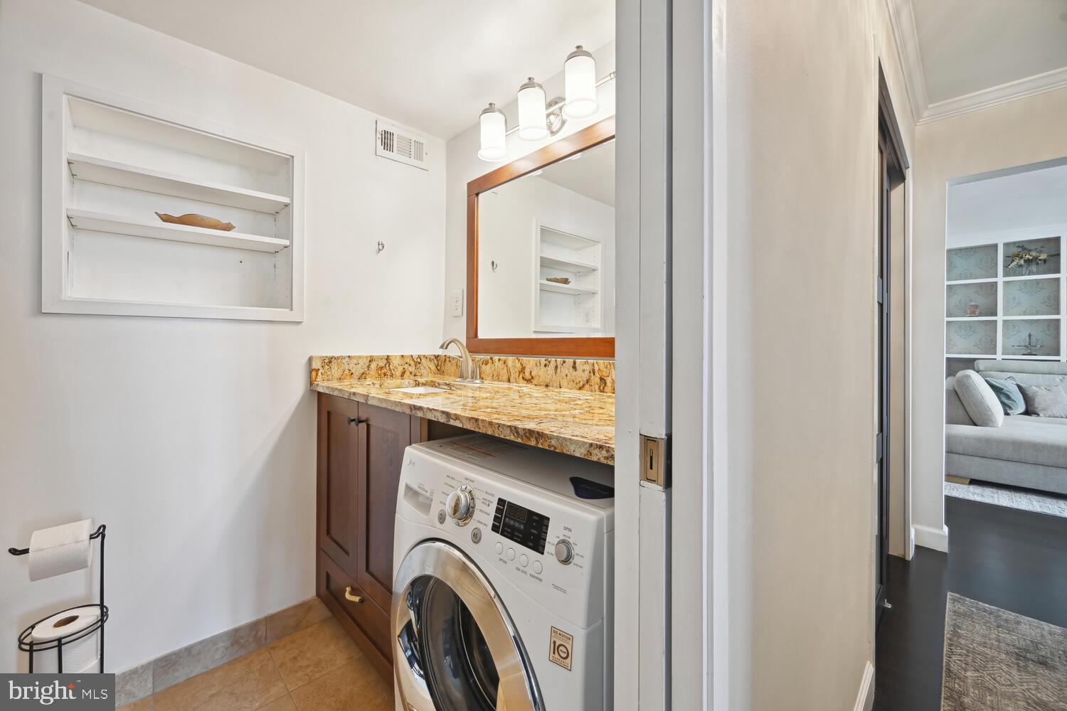 5101 River Road, Unit 1905 Bethesda, MD 20816 - Photo 22 of 32 In-Unit Washer