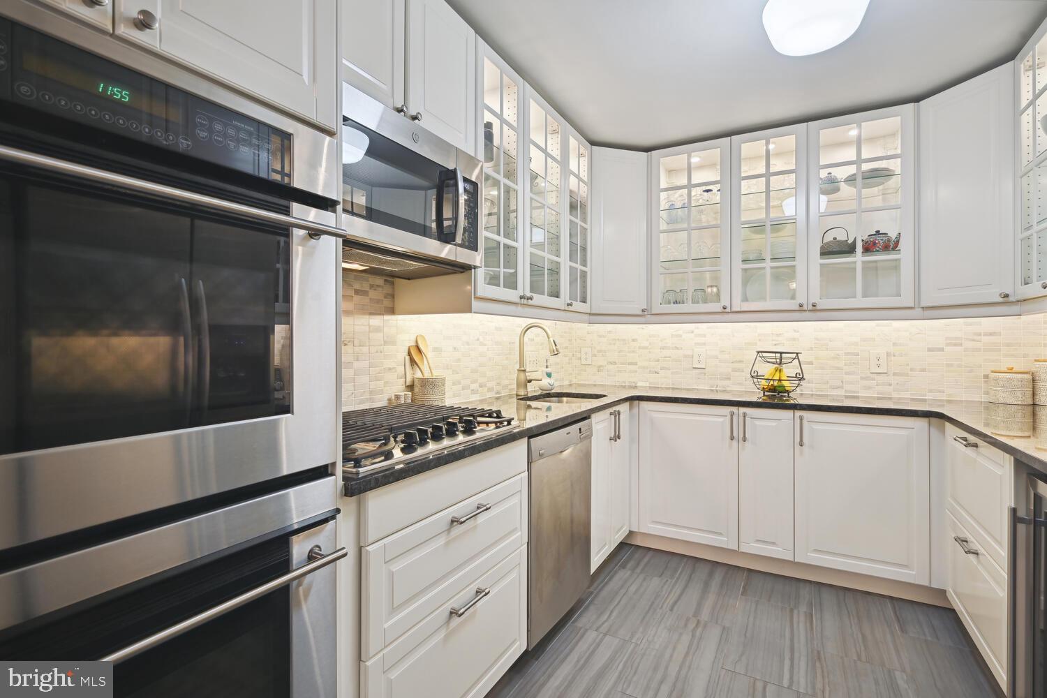 5101 River Road, Unit 1905 Bethesda, MD 20816 - Photo 5 of 32 Gourmet Kitchen w Double Ovens