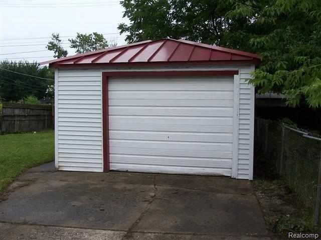 14593 Stephens Road Eastpointe, MI 48021 - Photo 11 of 12 stephens 11