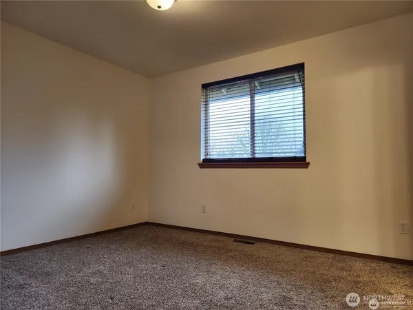 $1,995 | 240 Poplar Street, Port Orchard, WA 98366