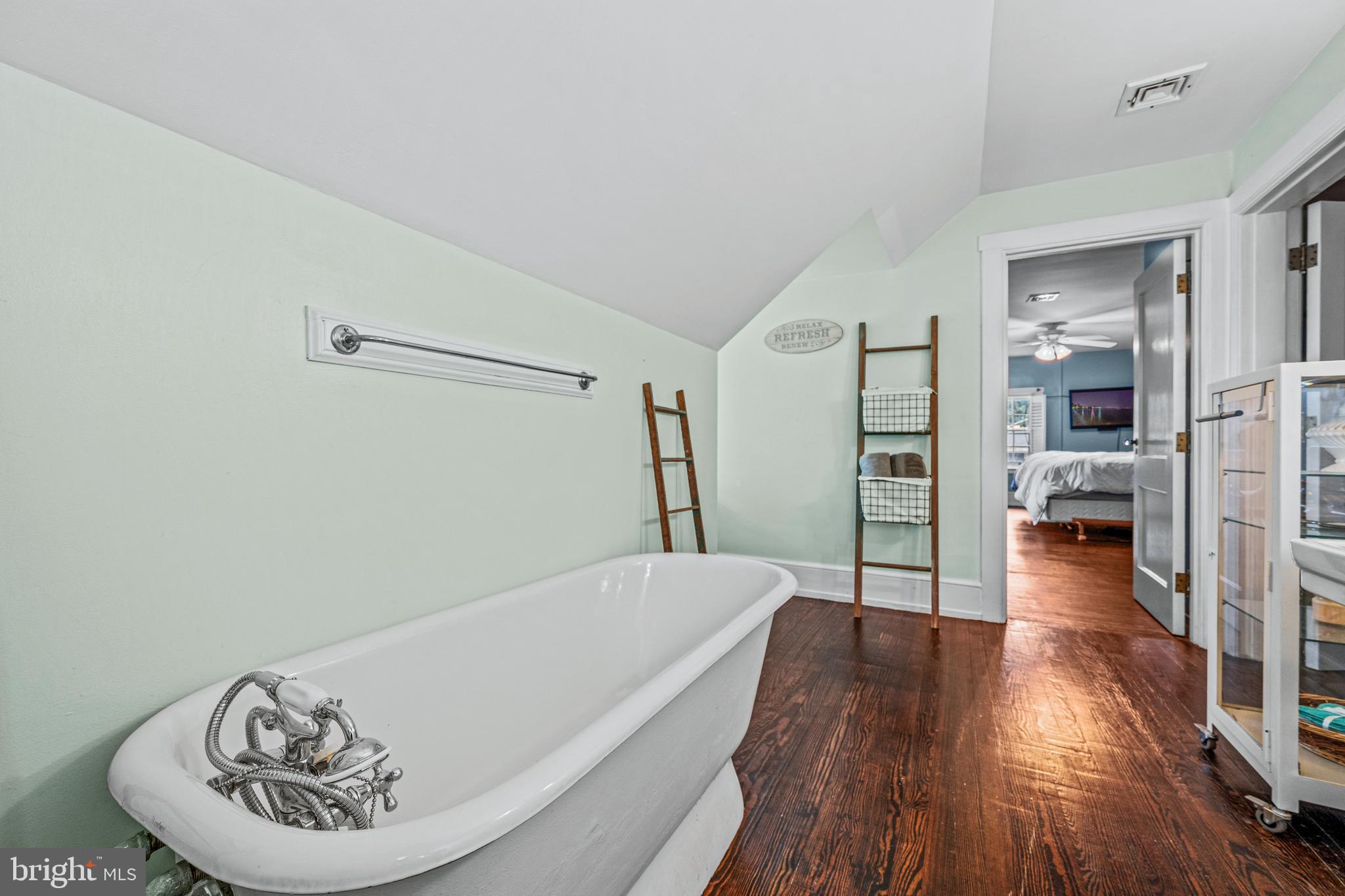472 Country Club Road York, PA 17403 - Photo 42 of 87 Full Bath