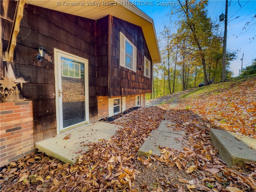 836 Mace Street Elkview, WV 25071 - Photo 6 of 36 Gallery Image 6