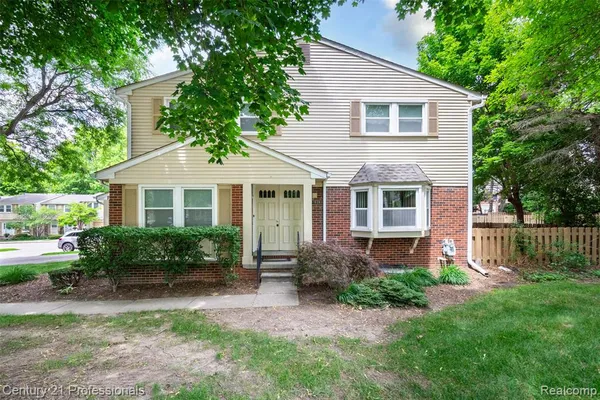 $355,000 | 1634 Brentwood Drive, Troy, MI 48098
