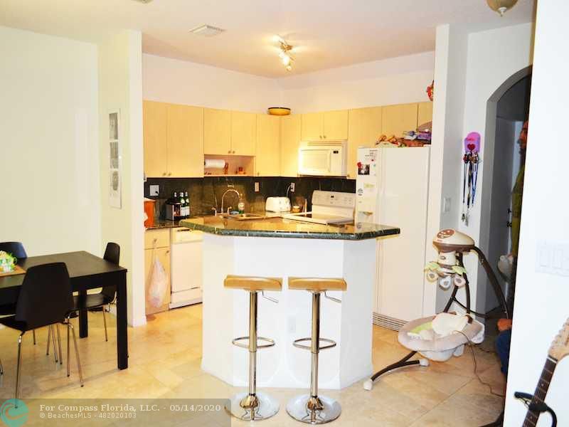 2883 Southwest 129th Terrace Miramar, FL 33027 - Photo 5 of 15 Exterior Front