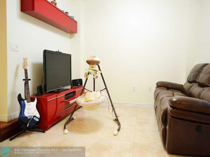 2883 Southwest 129th Terrace Miramar, FL 33027 - Photo 9 of 15 Exterior Front