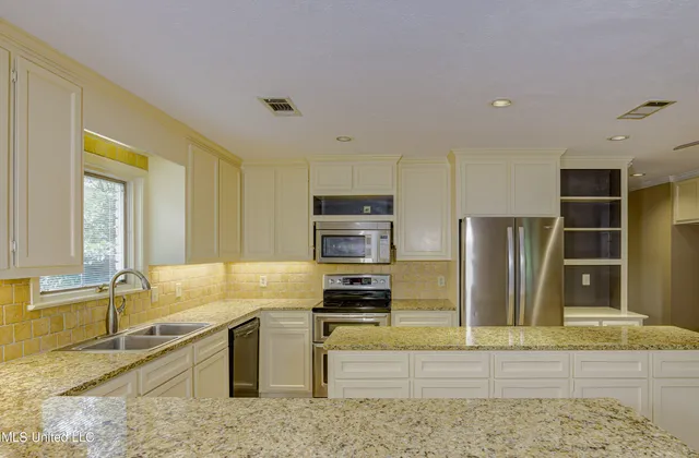 $3,250 | 3099 East Fairway Drive, Brandon, MS 39047