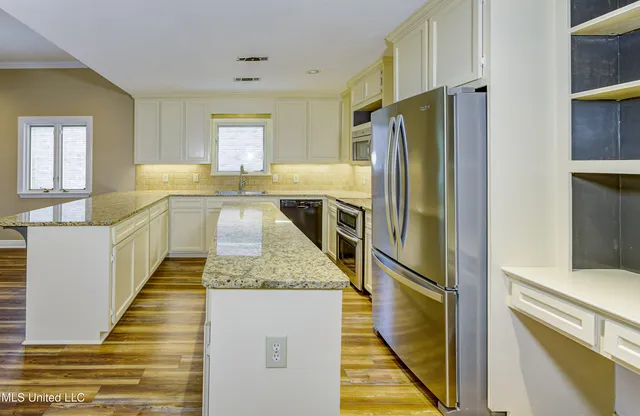 $3,250 | 3099 East Fairway Drive, Brandon, MS 39047