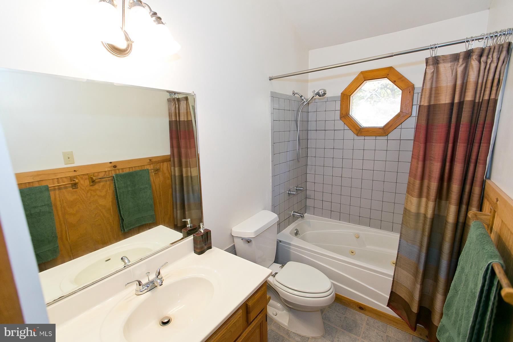 2704 Lookout Road Haymarket, VA 20169 - Photo 20 of 30 Second floor bathroom