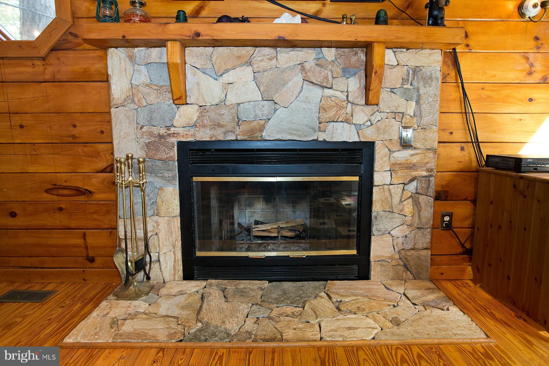 2704 Lookout Road Haymarket, VA 20169 - Photo 5 of 30 Living Room