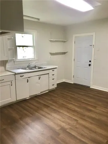 $1,400 | 706 West Yoakum Avenue, Kingsville, TX 78363