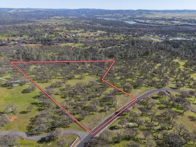 a view of a mountain