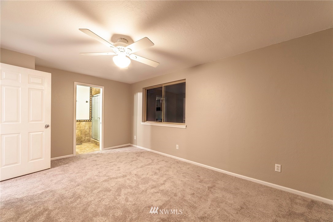 13631 196th Avenue Southeast Renton, WA 98059 - Photo 5 of 17
