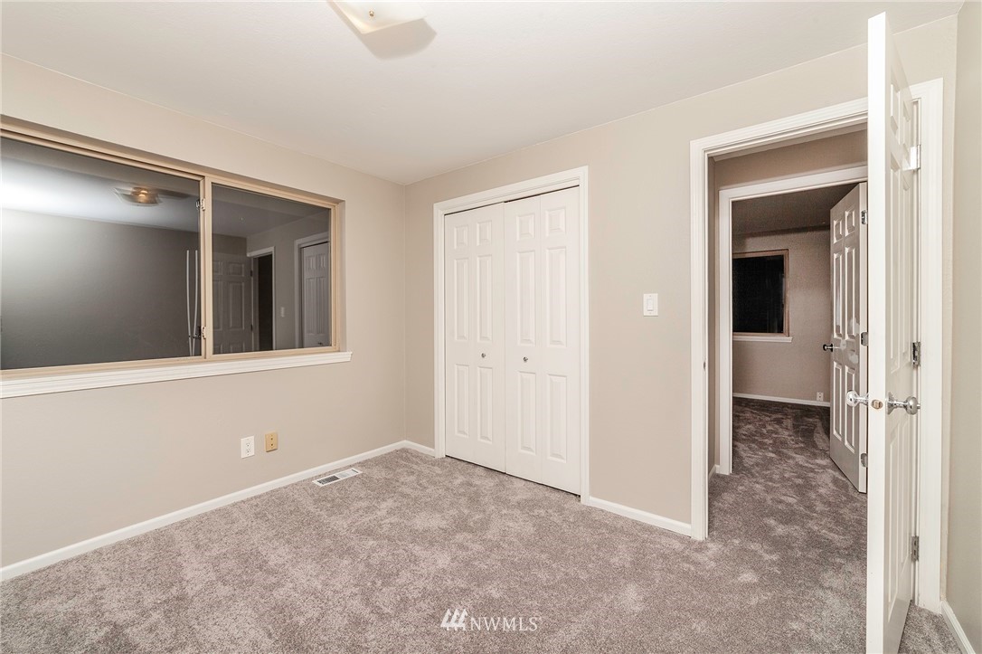 13631 196th Avenue Southeast Renton, WA 98059 - Photo 8 of 17