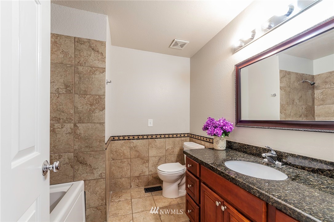13631 196th Avenue Southeast Renton, WA 98059 - Photo 9 of 17