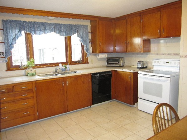 1347 New Boston Road Fall River, MA 02720 - Photo 11 of 22 Gallery Image 11