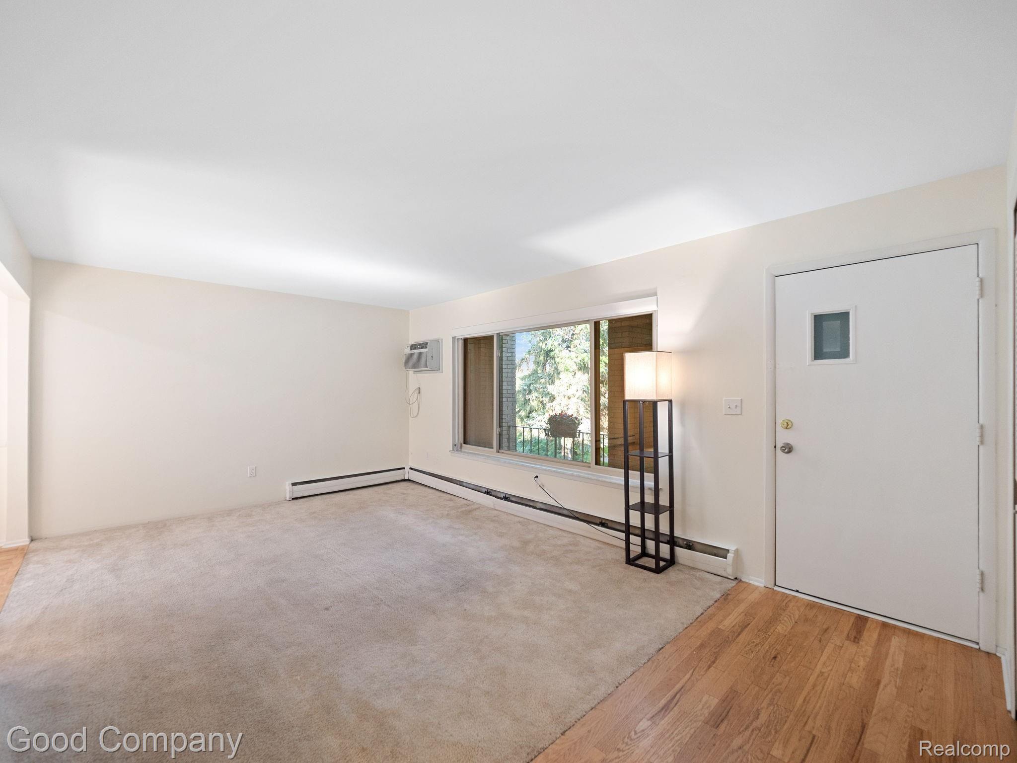 2655 East Maple Road, Unit 19 Birmingham, MI 48009 - Photo 7 of 19 11-web-or-mls-P3599691.jpg