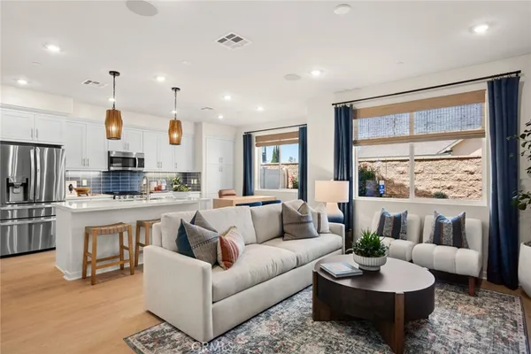 $999,990 | 7005 Solara Way, Westminster, CA 92683