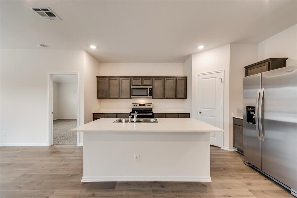 1131 Elijah Way Dallas, TX 75253 - Photo 7 of 18
