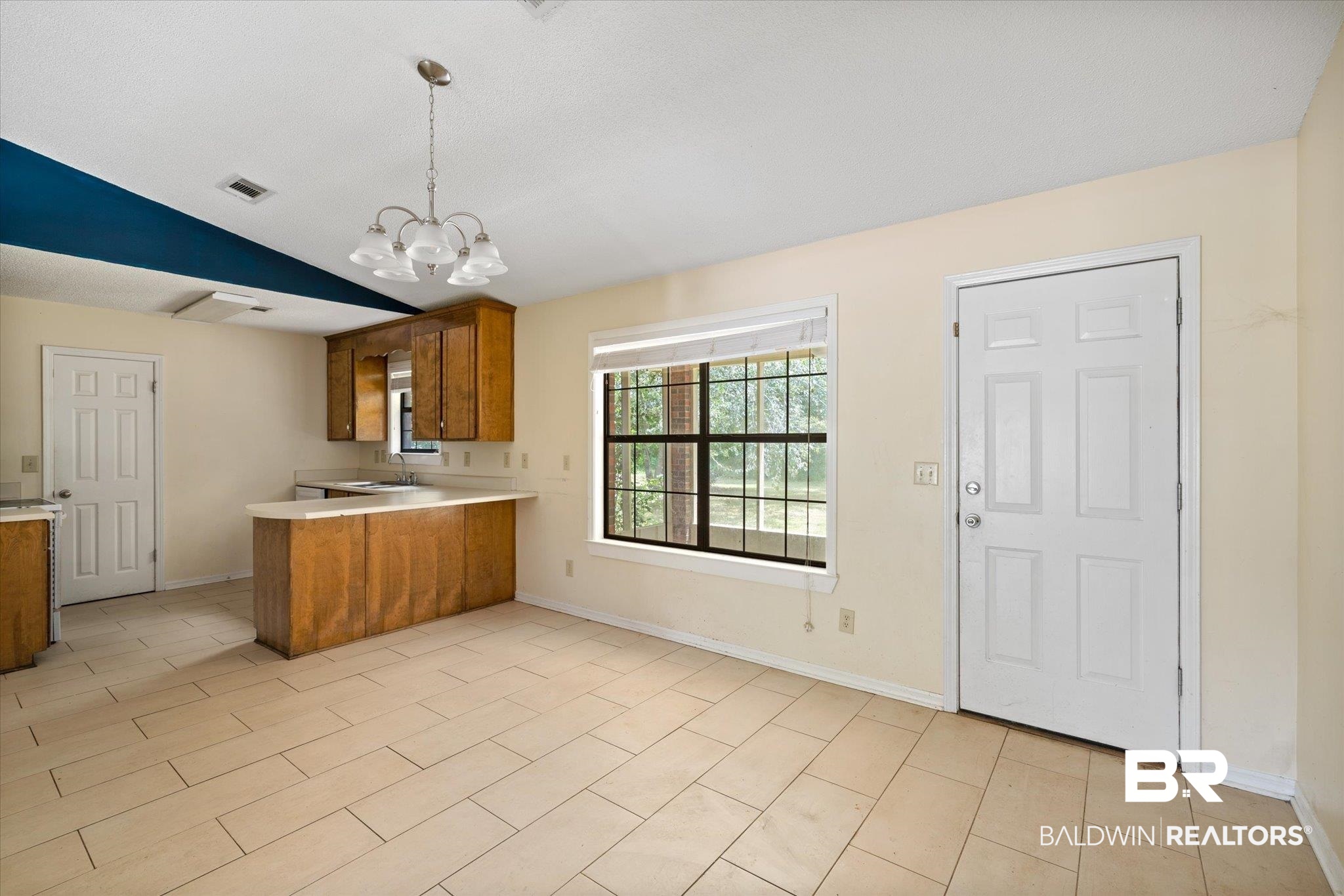 145 Estate Lane Atmore, AL 36502 - Photo 4 of 21