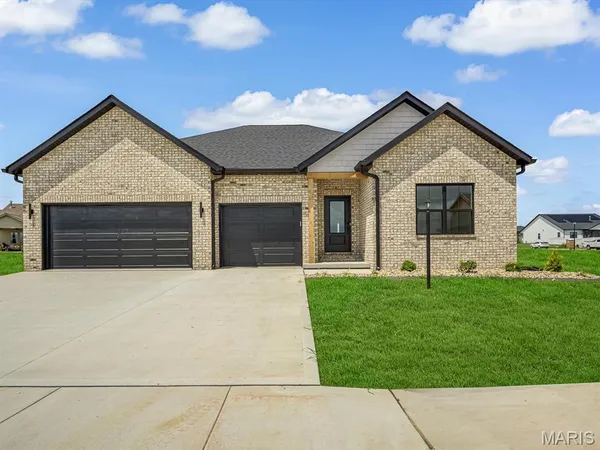 $600,000 | 3019 Mobile Drive, Glen Carbon, IL 62034