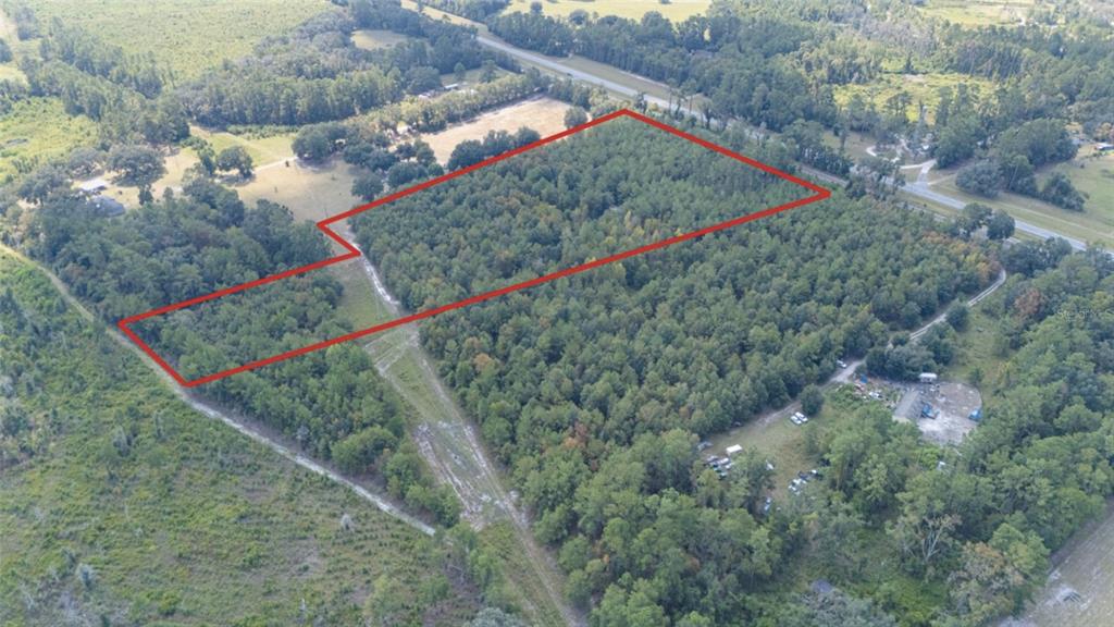 2 Highway 41 Sarasota, FL 34236 - Photo 8 of 10 a view of a small yard