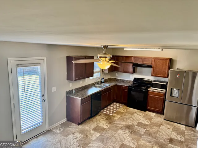 $245,000 | 104 Sourwood Lane, Warner Robins, GA 31093