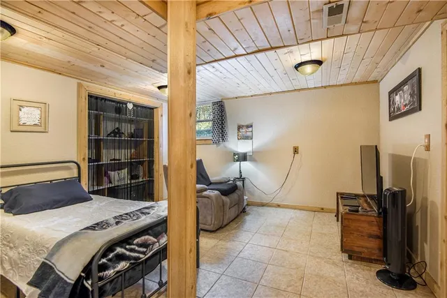 $399,777 | 615 Lake Viking Terrace, Gallatin, MO 64640