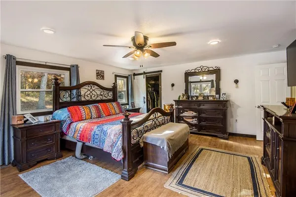 $399,777 | 615 Lake Viking Terrace, Gallatin, MO 64640