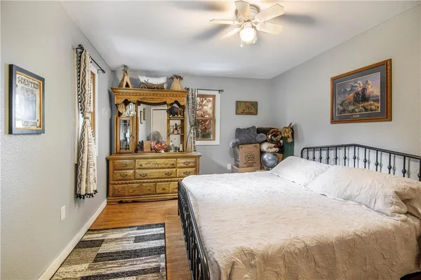 $399,777 | 615 Lake Viking Terrace, Gallatin, MO 64640