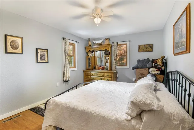 $399,777 | 615 Lake Viking Terrace, Gallatin, MO 64640