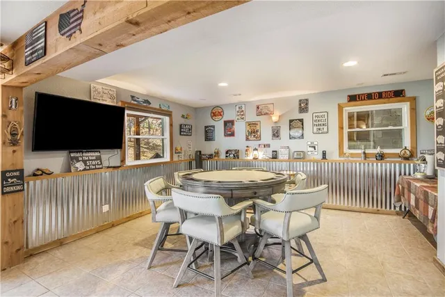 $399,777 | 615 Lake Viking Terrace, Gallatin, MO 64640