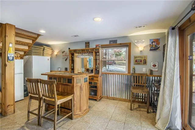 $399,777 | 615 Lake Viking Terrace, Gallatin, MO 64640