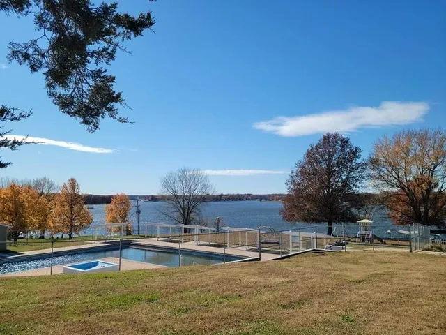 $399,777 | 615 Lake Viking Terrace, Gallatin, MO 64640