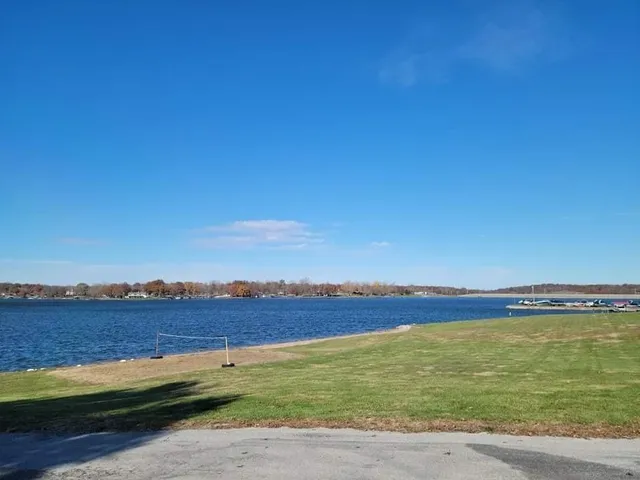 $399,777 | 615 Lake Viking Terrace, Gallatin, MO 64640