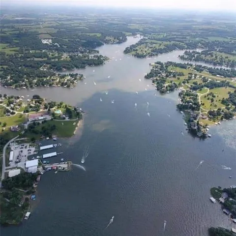 $399,777 | 615 Lake Viking Terrace, Gallatin, MO 64640