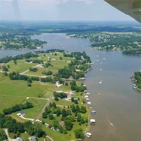 $399,777 | 615 Lake Viking Terrace, Gallatin, MO 64640