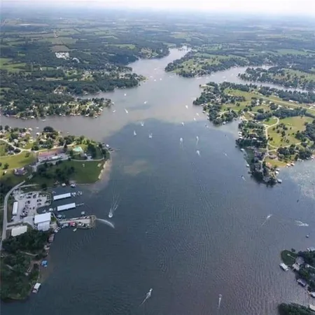 $399,777 | 615 Lake Viking Terrace, Gallatin, MO 64640