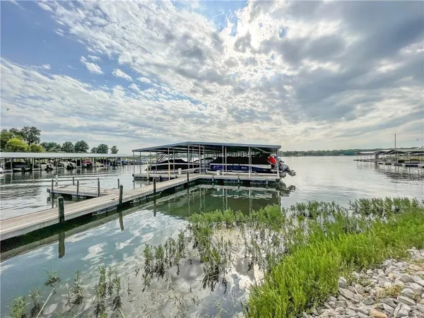 $399,777 | 615 Lake Viking Terrace, Gallatin, MO 64640