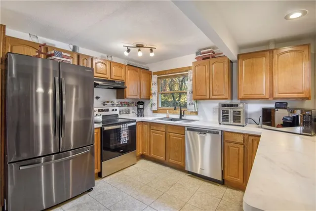 $399,777 | 615 Lake Viking Terrace, Gallatin, MO 64640