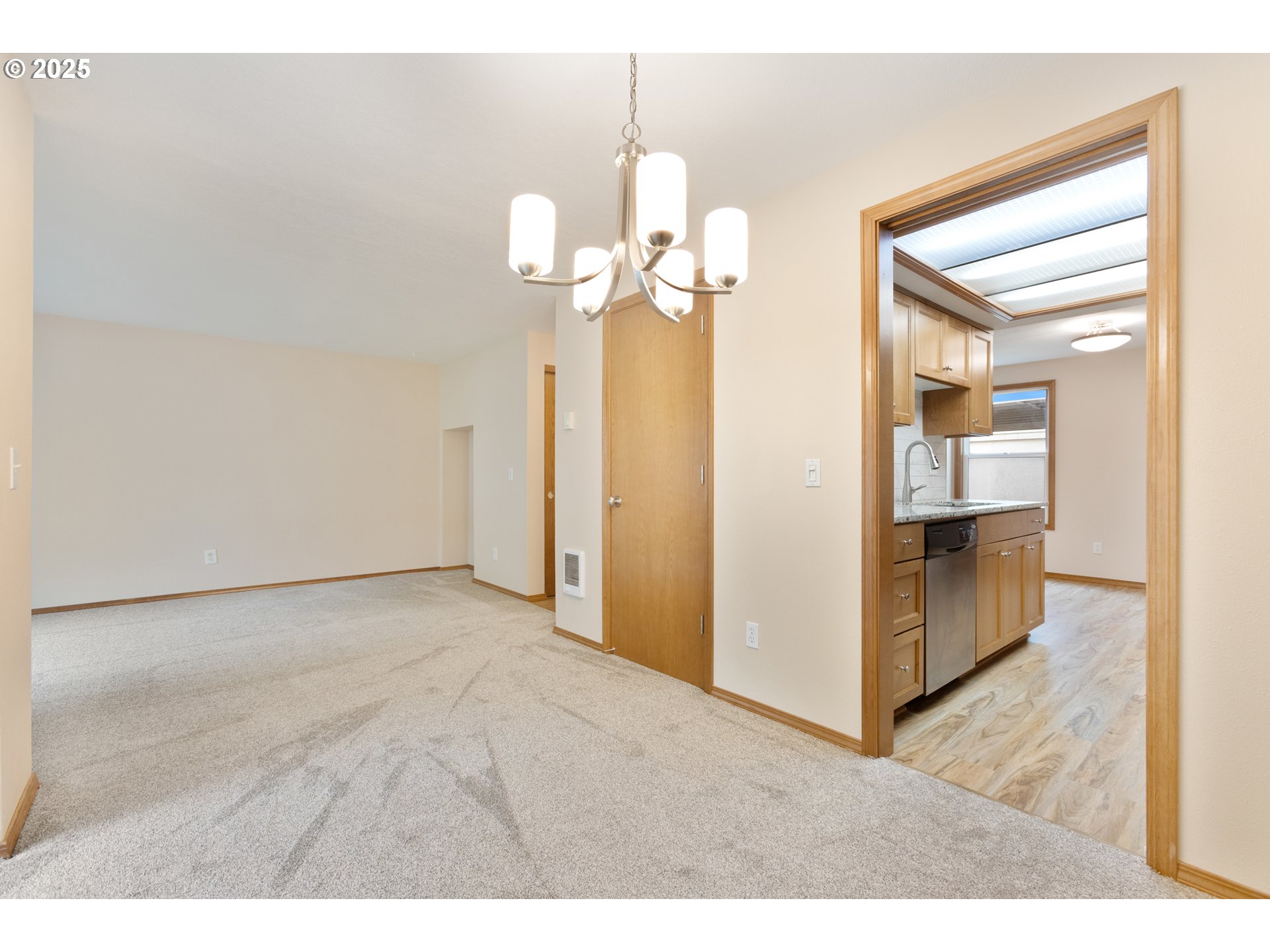 251 Northeast Village Squire Avenue, Unit 15 Gresham, OR 97030 - Photo 14 of 39