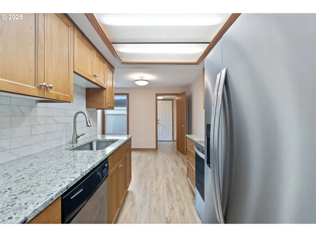 $334,950 | 251 Northeast Village Squire Avenue, Unit 15, Gresham, OR 97030