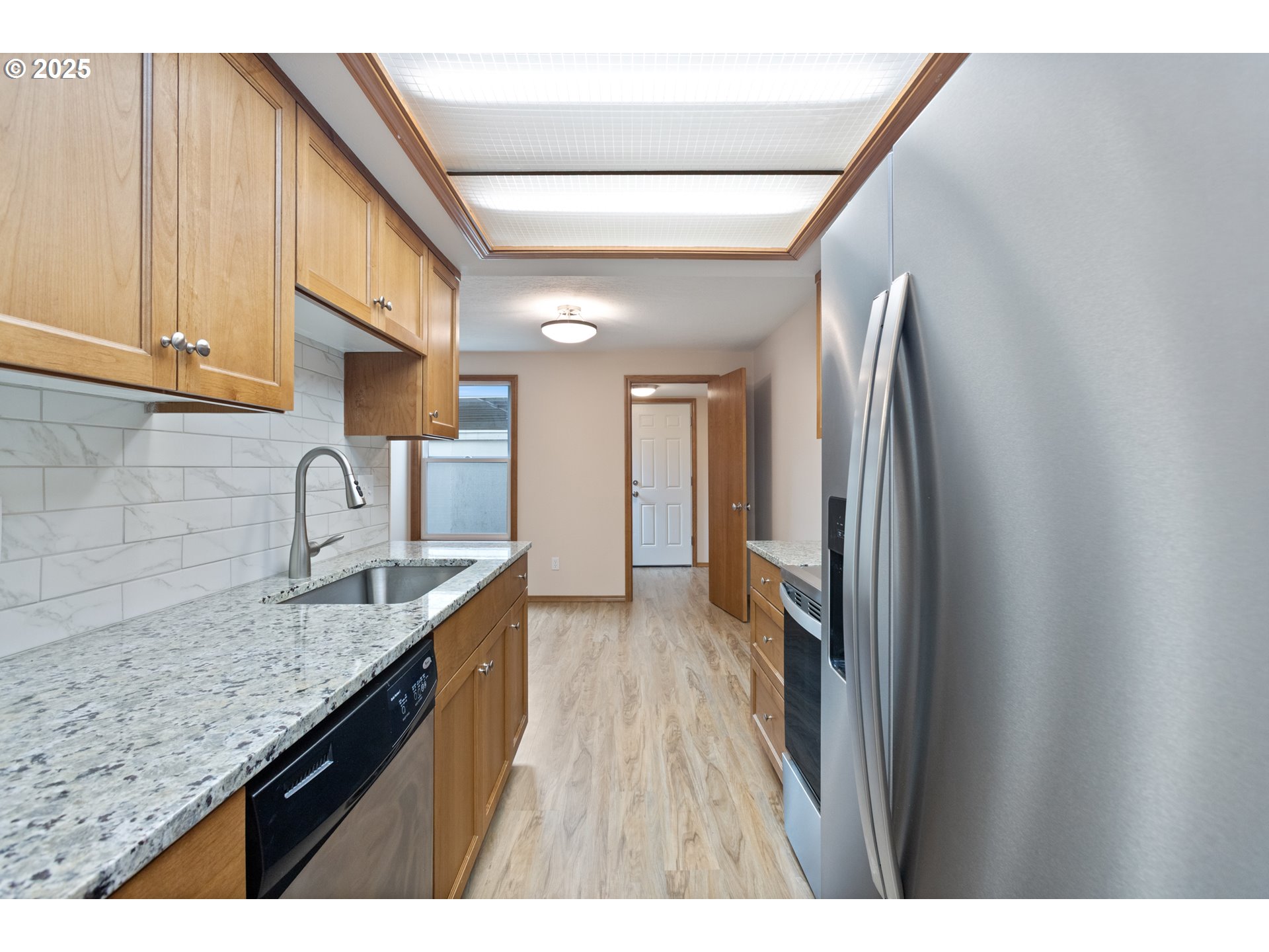 251 Northeast Village Squire Avenue, Unit 15 Gresham, OR 97030 - Photo 15 of 39