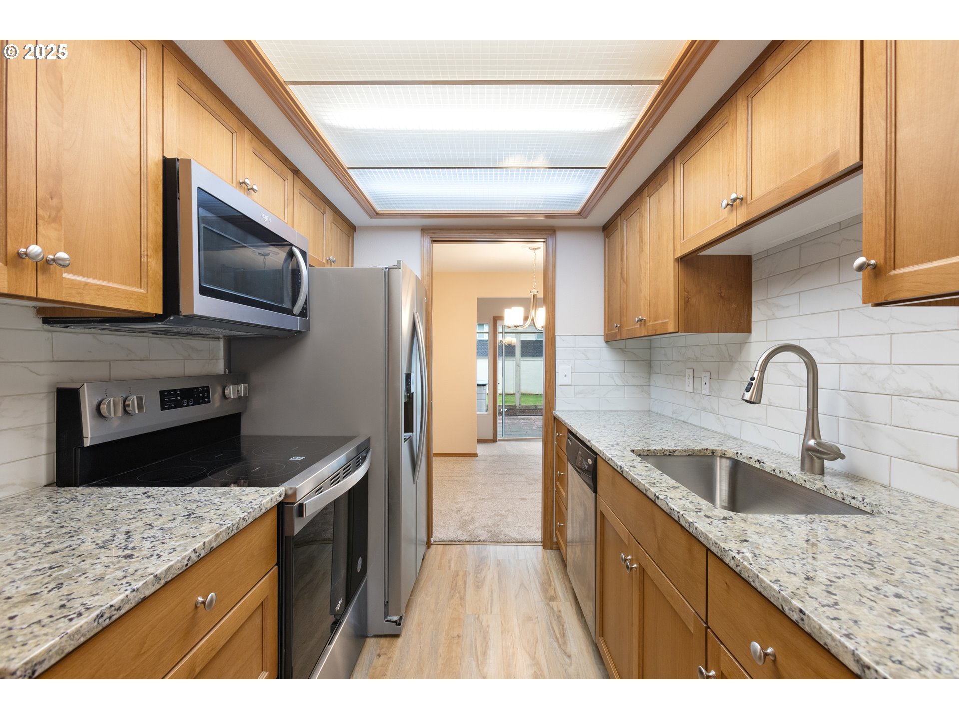 251 Northeast Village Squire Avenue, Unit 15 Gresham, OR 97030 - Photo 17 of 39