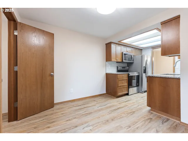 $334,950 | 251 Northeast Village Squire Avenue, Unit 15, Gresham, OR 97030