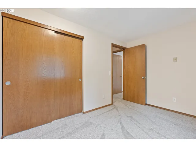 $334,950 | 251 Northeast Village Squire Avenue, Unit 15, Gresham, OR 97030