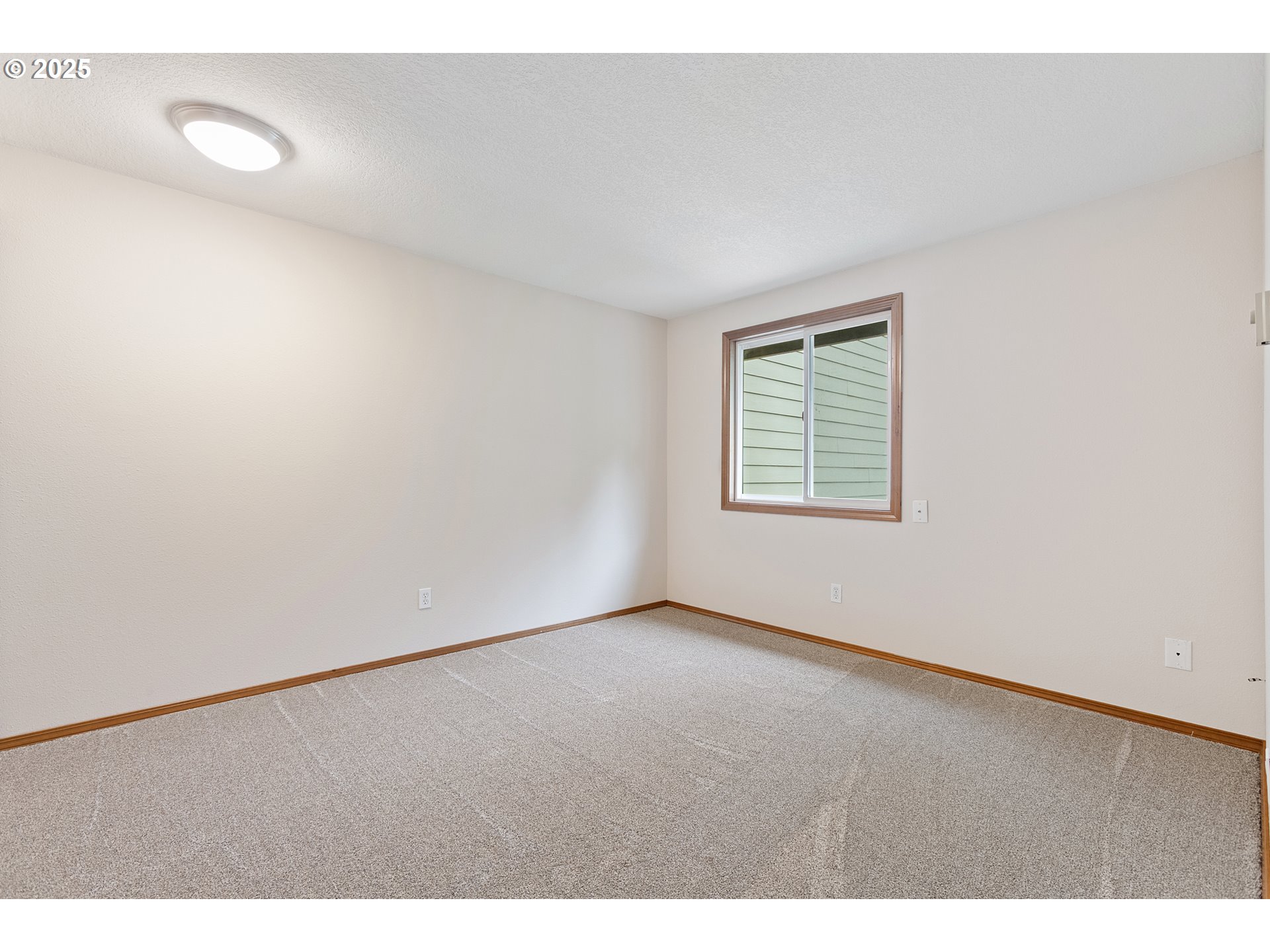 251 Northeast Village Squire Avenue, Unit 15 Gresham, OR 97030 - Photo 29 of 39