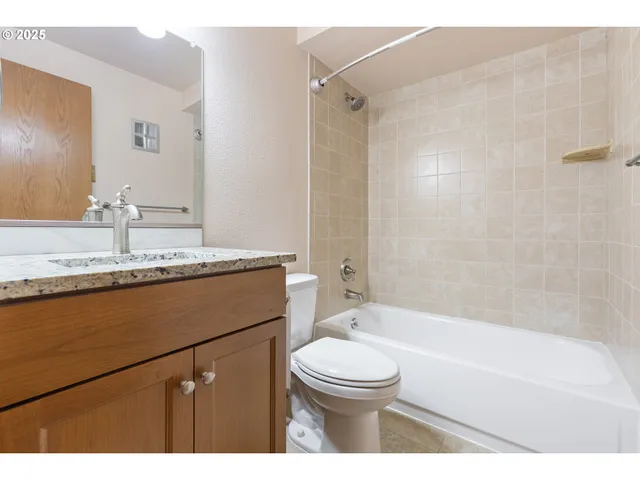 $334,950 | 251 Northeast Village Squire Avenue, Unit 15, Gresham, OR 97030